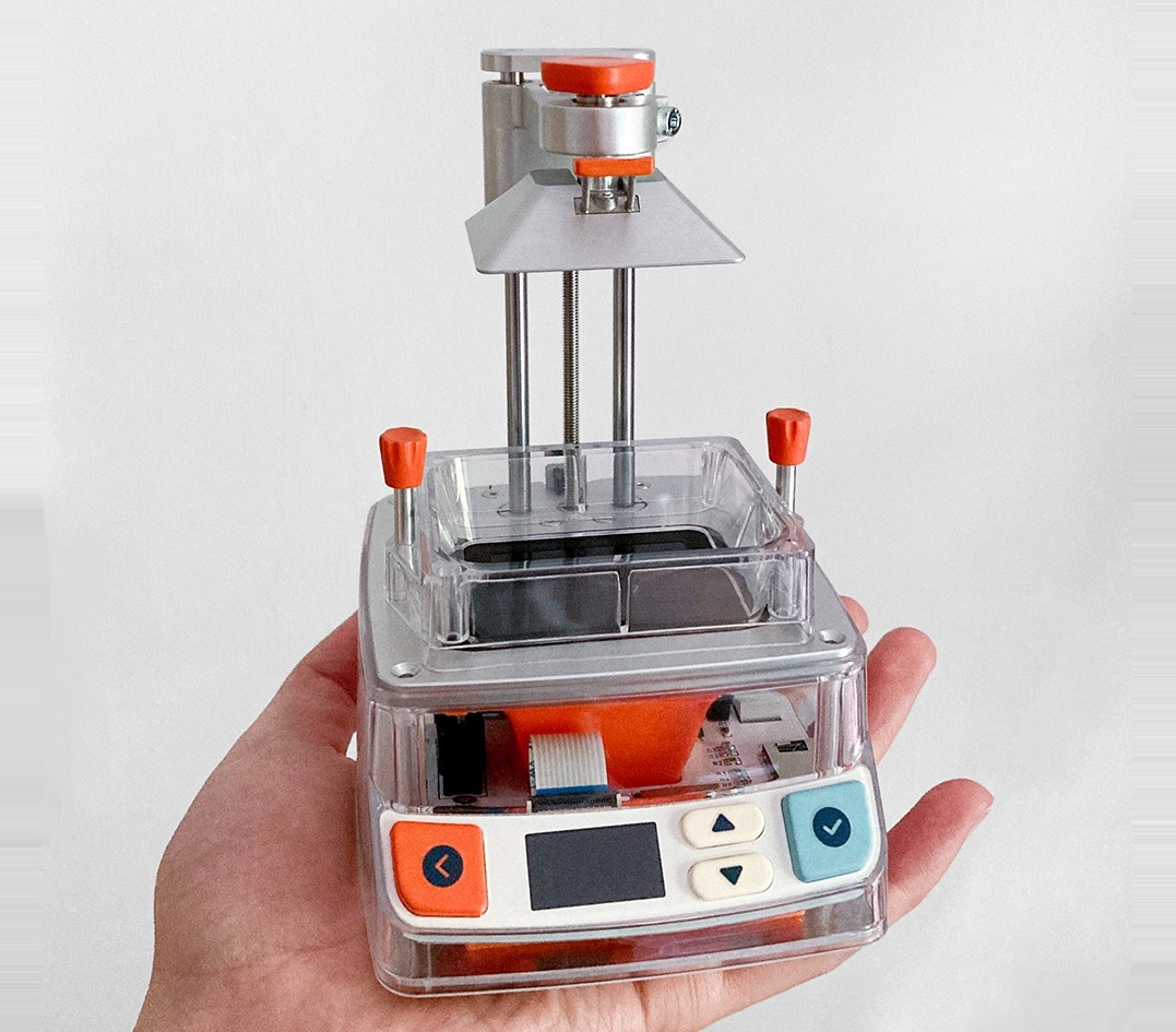 The palm-sized TinyMaker MSLA resin 3D printer